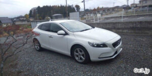 V40